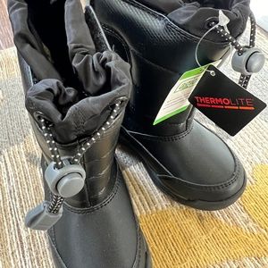 New with tags NWT Lands End Snow Flurry winter Boots Toddler size 8 Black